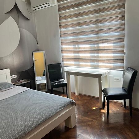 Savski Trg Belgrado Buitenkant foto